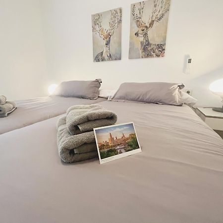 Center Veronica Confort Sevilla Dış mekan fotoğraf